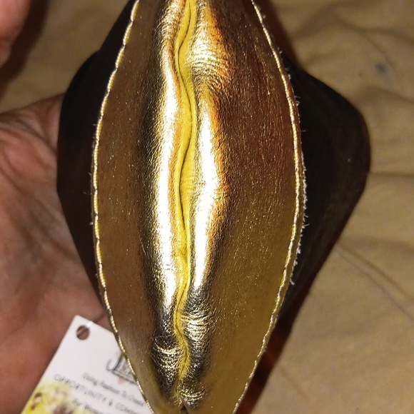 NWT SSEKO SMALL MOON CLUTCH BLACK AND GOLD - Picture 3 of 4